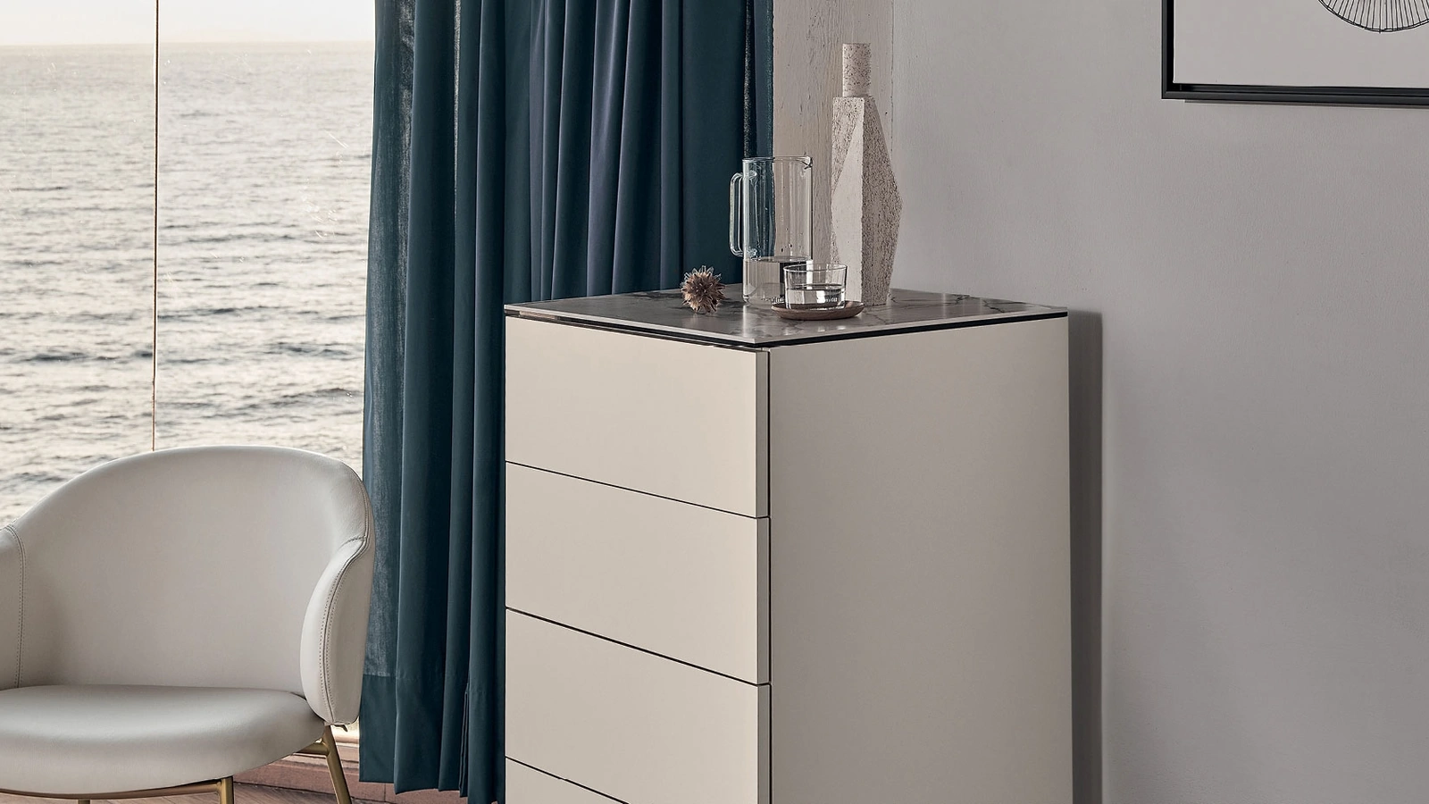 Settimanale Universal in laccato opaco di Calligaris