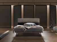 Letto minimal in tessuto con testiera Dance di Bside