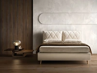 Letto imbottito con testiera trapuntata regolabile Soft di Bside