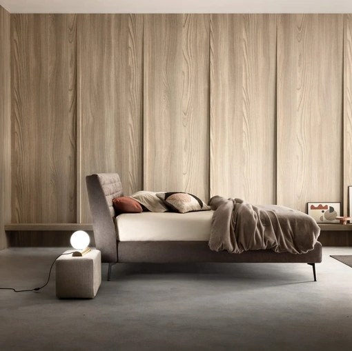 Letto in tessuto imbottito con testiera trapuntata Stick di Bside