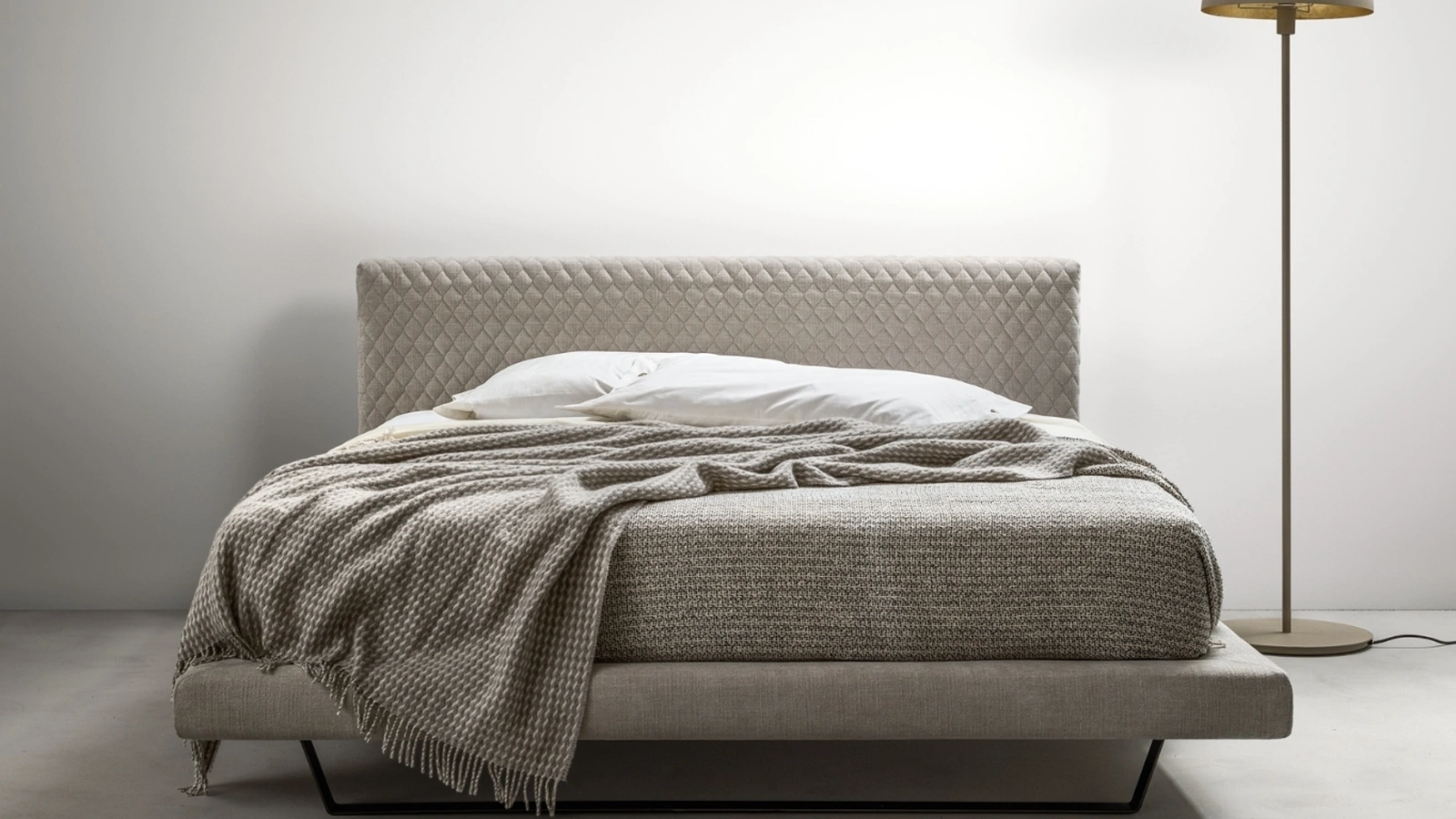 Letto matrimoniale con testiera Tiny di Bside