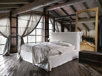 Letto con testiera imbottita Chloè di Noctis