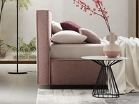 Letto in tessuto imbottito con testiera Ipanema di Le Comfort