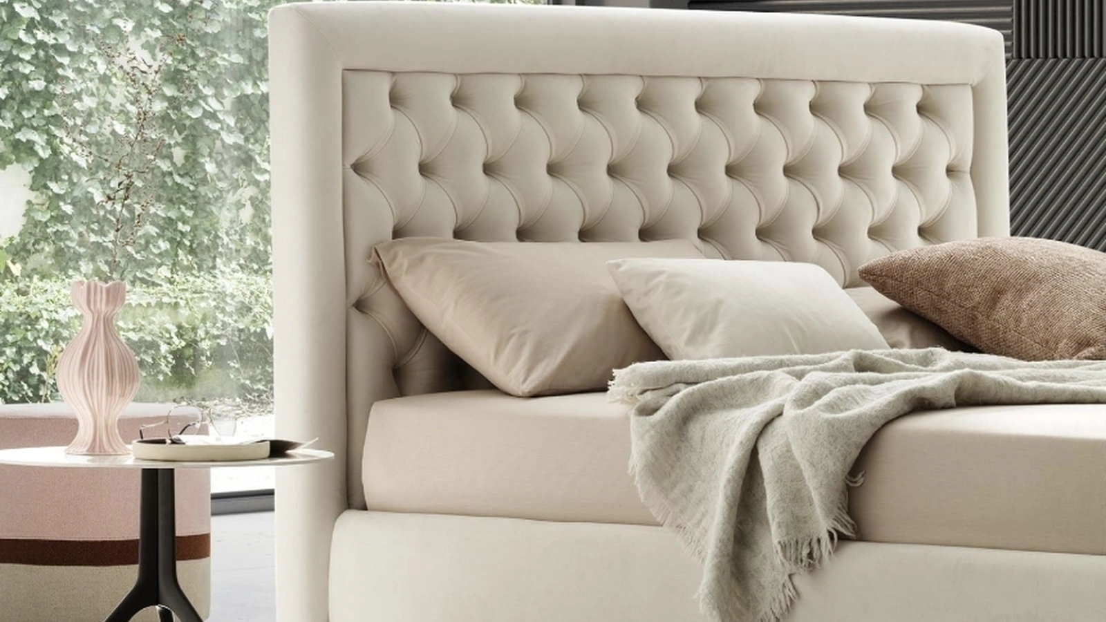 Letto Monet imbottito e trapuntato di Le Comfort