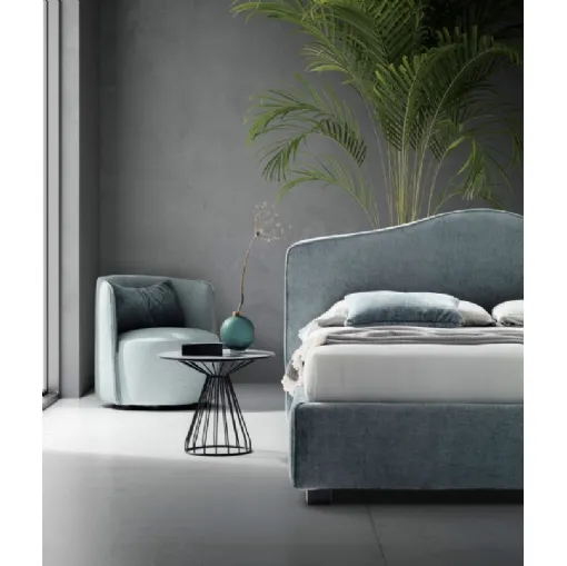 Letto in tessuto imbottito con testiera sagomata Rosa di Le Comfort