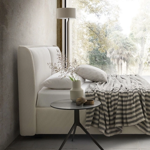 Letto Windsor con box contenitore di Le Comfort