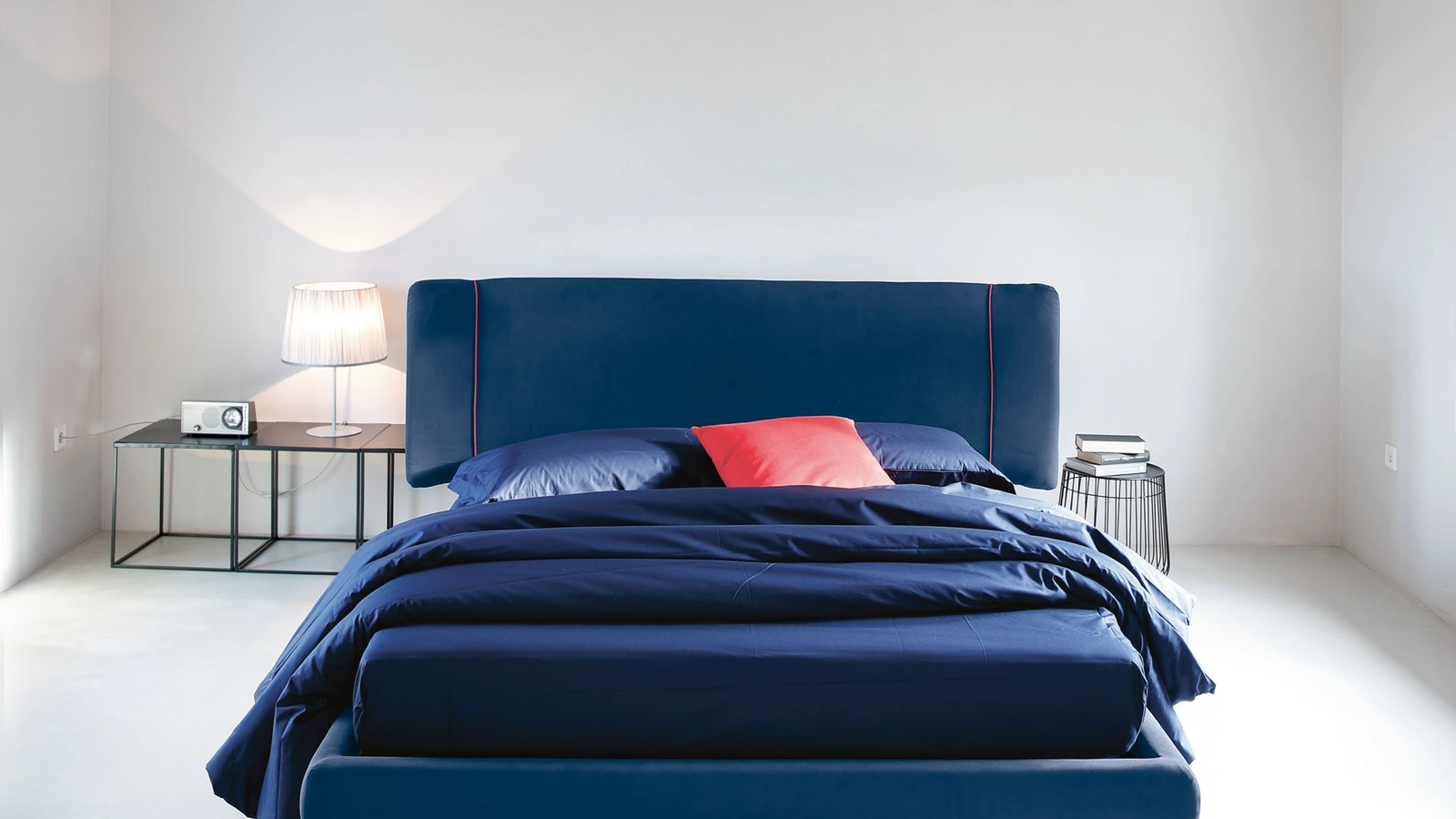 Letto in tessuto imbottito Hug 02 di Noctis