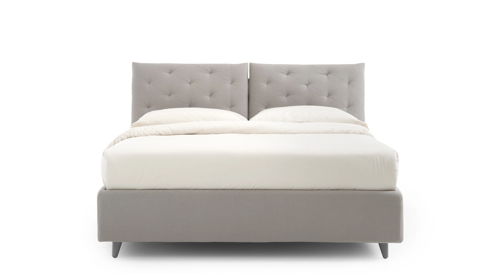 Letto matrimoniale con lavorazione capitonné applicata ai due cuscini regolabili della testiera So Ever di Noctis