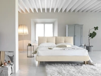 Letto matrimoniale imbottito con testiera So Lively di Noctis