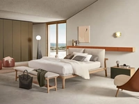 Letto in tessuto e legno massello con testiera Fushimi di Pianca