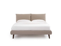 Letto con testiera trapuntata So Regular di Noctis