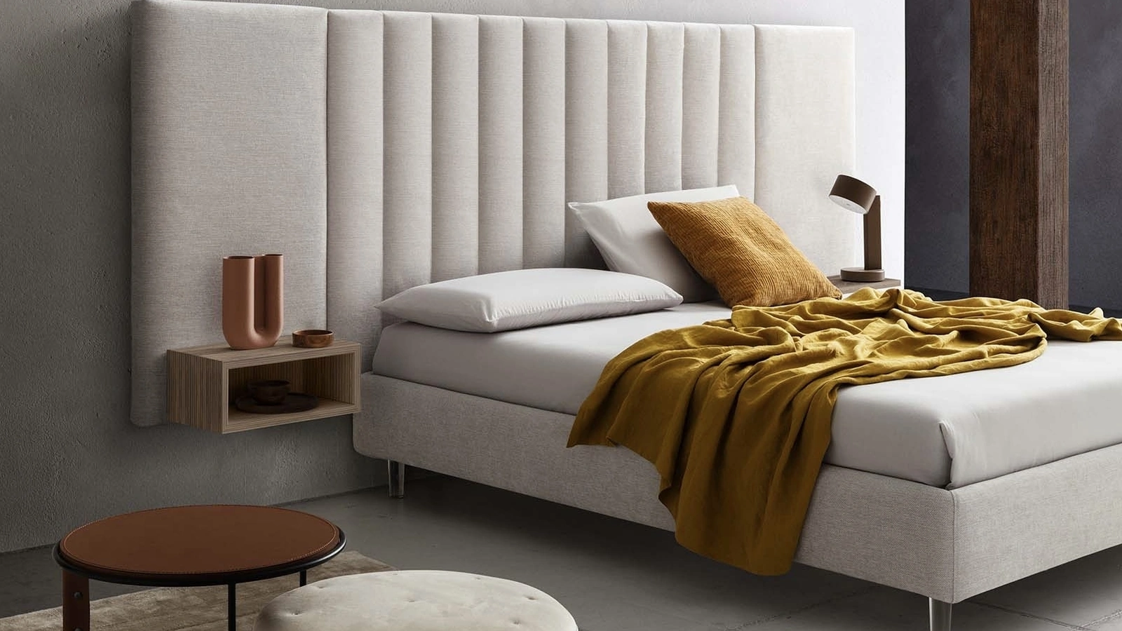 Letto Tile in tessuto imbottito di Le Comfort