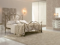Letto Monic in ferro battuto con testiera di Tonin Casa