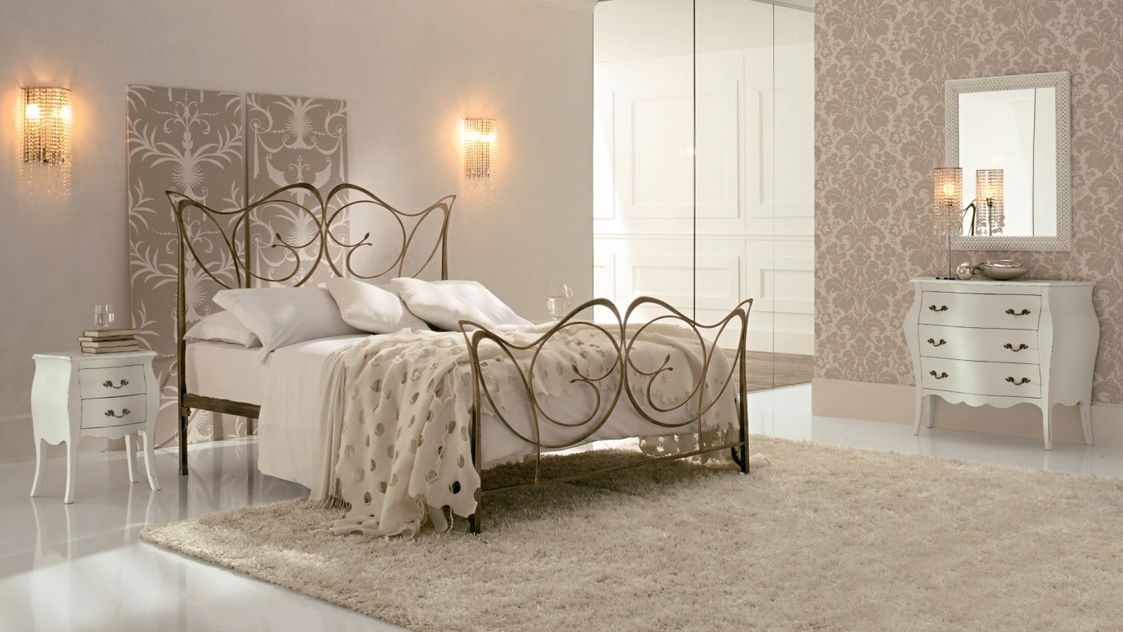 Letto Monic in ferro battuto con testiera di Tonin Casa