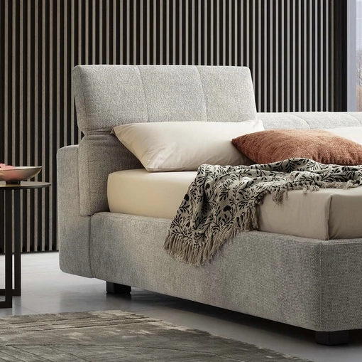 Letto con testiera reclinabile in tessuto imbottito Tower di Le Comfort