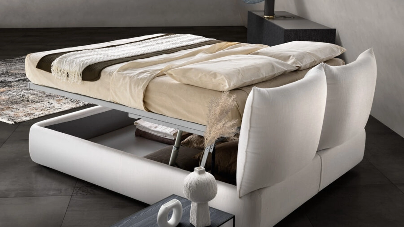 Letto in tessuto imbottito con testiera e box contenitore Zen di Bside