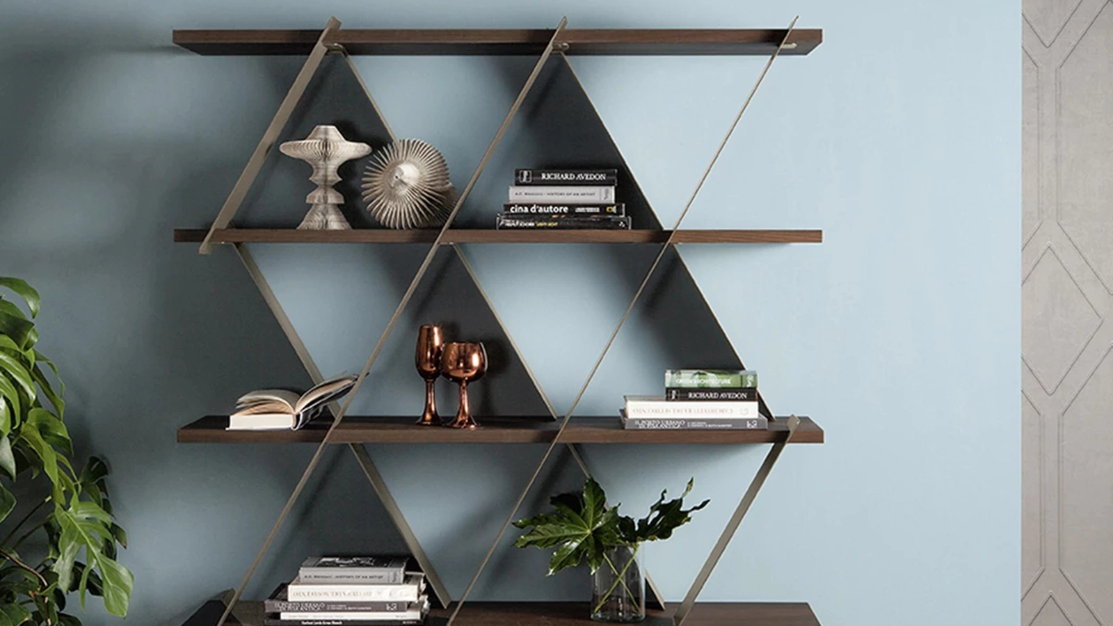 Libreria divisoria Castle in metallo con ripiani in legno di Tonin Casa