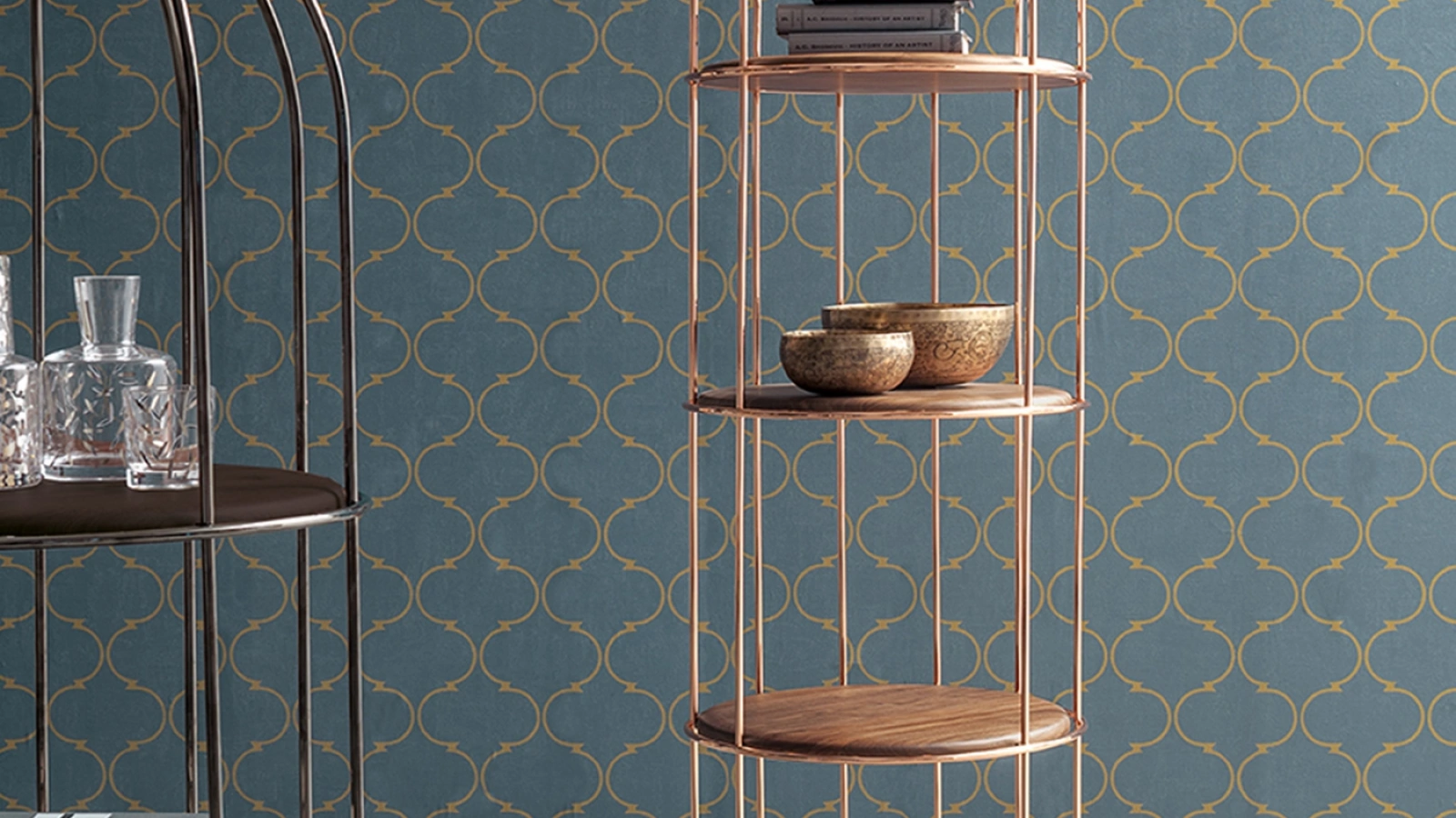 Libreria freestanding Tweet in metallo con ripiani in legno massello e base in marmo di Tonin Casa