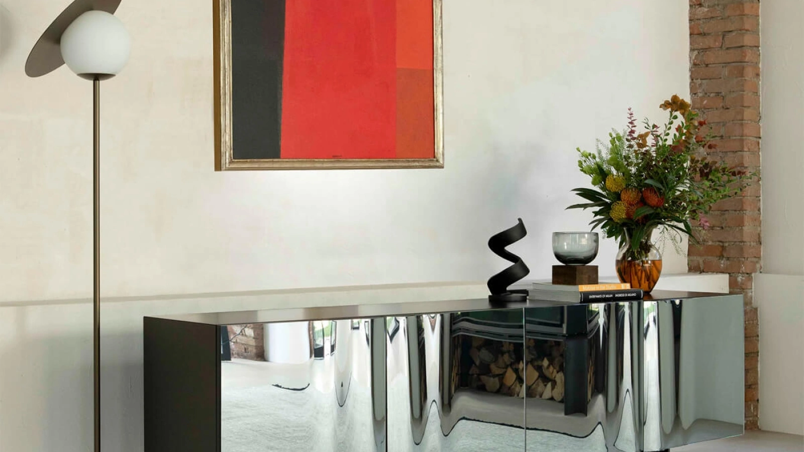 Madia di design Anemos con ante specchiate di Tonin Casa