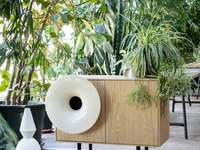 Madia musicale Caruso in Rovere e ceramica smaltata Bianca di Miniforms