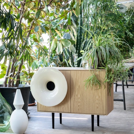 Madia musicale Caruso in Rovere e ceramica smaltata Bianca di Miniforms