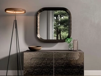 Madia Giulia con contenitore laccato e rivestimento ante in vetro bocciardato retroargentato color Bronzo di Ozzio