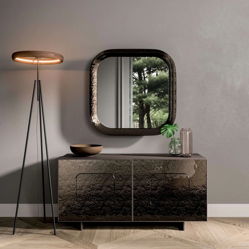 Madia Giulia con contenitore laccato e rivestimento ante in vetro bocciardato retroargentato color Bronzo di Ozzio