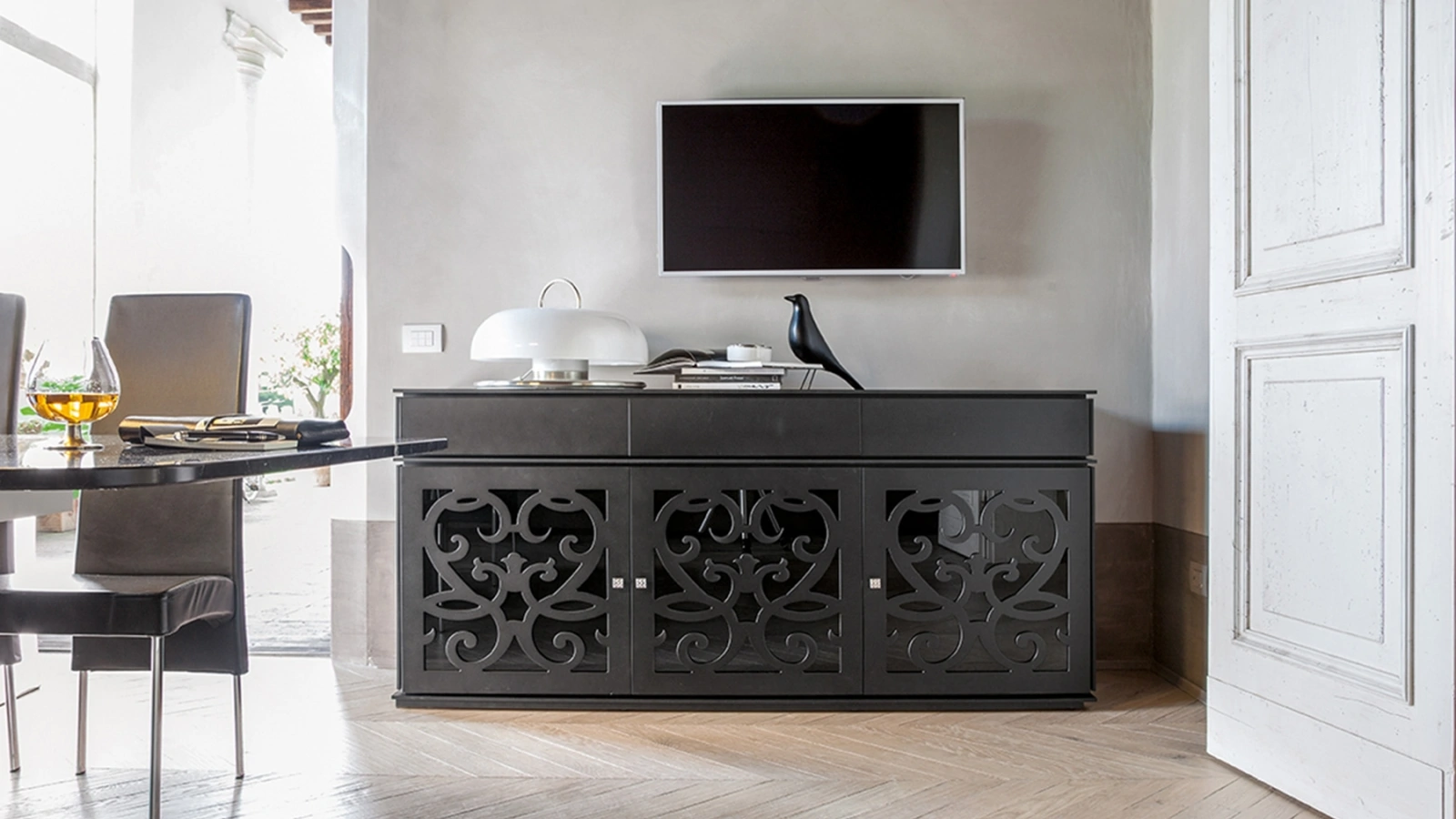 Madia Paris in Legno laccato Nero e vetro di Tonin Casa