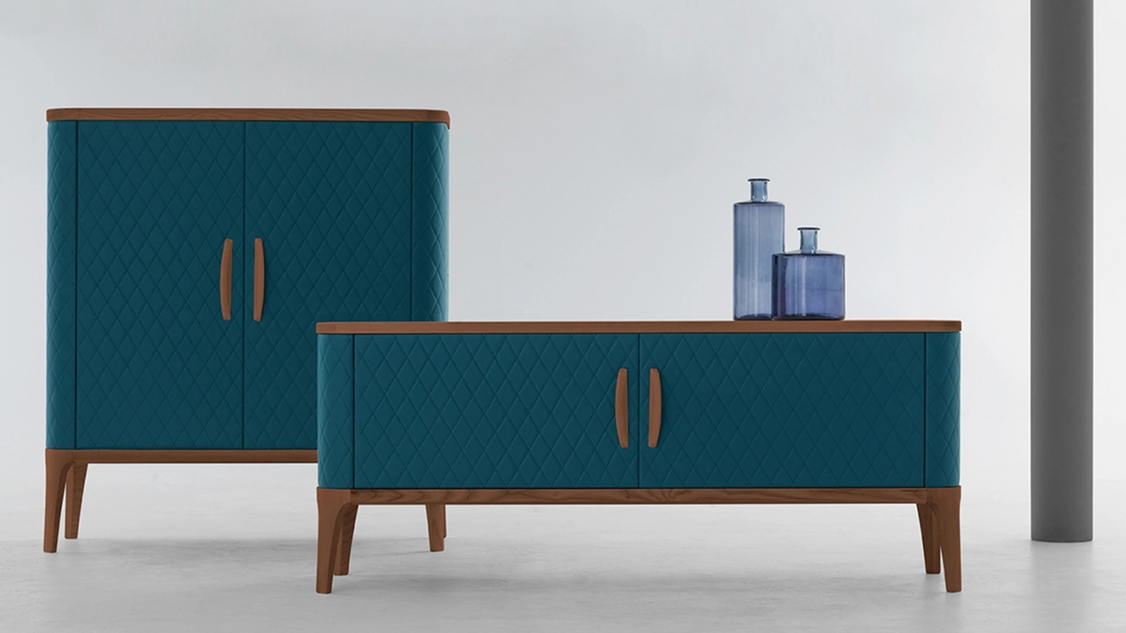 Madia Tiffany in legno con ante rivestite in pelle di Tonin Casa