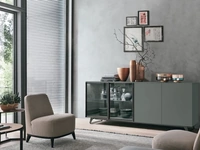 Madia Metropolis A02 in materico basalto e vetro di Tomasella