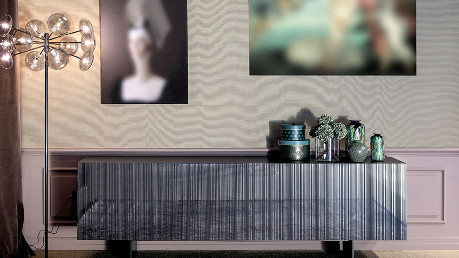 Madia Barcode in laccato nero su specchio argentato di Tonin Casa