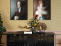 Madia Dot con ante in vetro e maniglia dalla forma rotonda in grès porcellanato di Tonin Casa