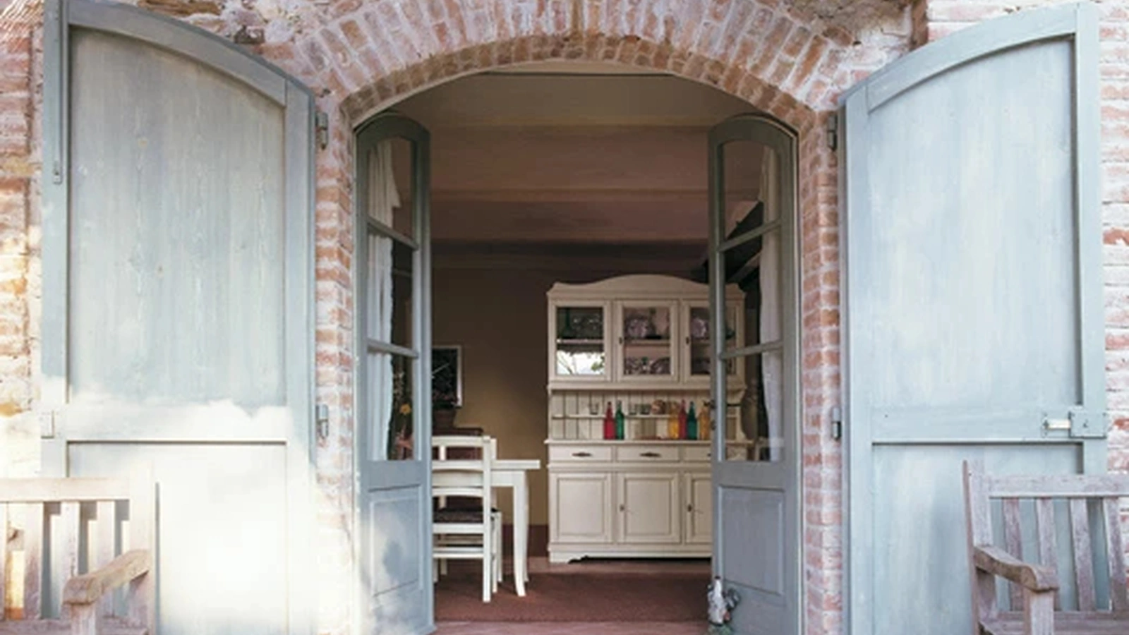 Madia Mimosa in legno laccato di Tonin Casa