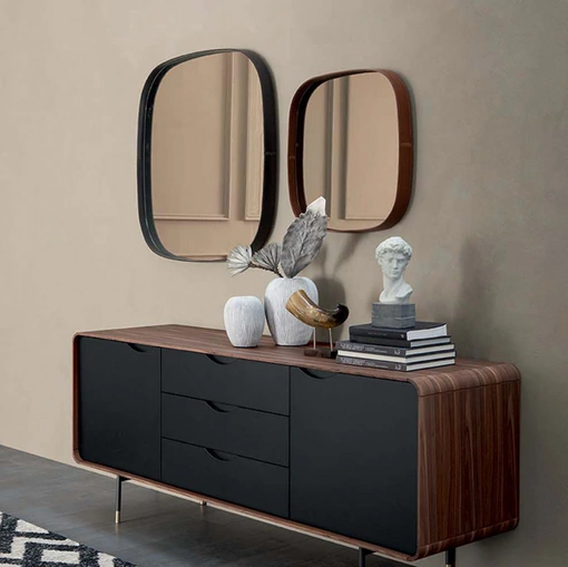 Madia Opera in legno curvo con ante in laccato Nero opaco di Tonin Casa