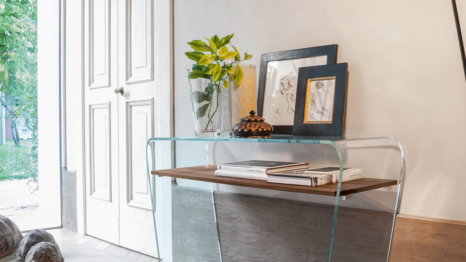 Mobile Ingresso Consolle Altamura in vetro con ripiano in legno di Tonin Casa