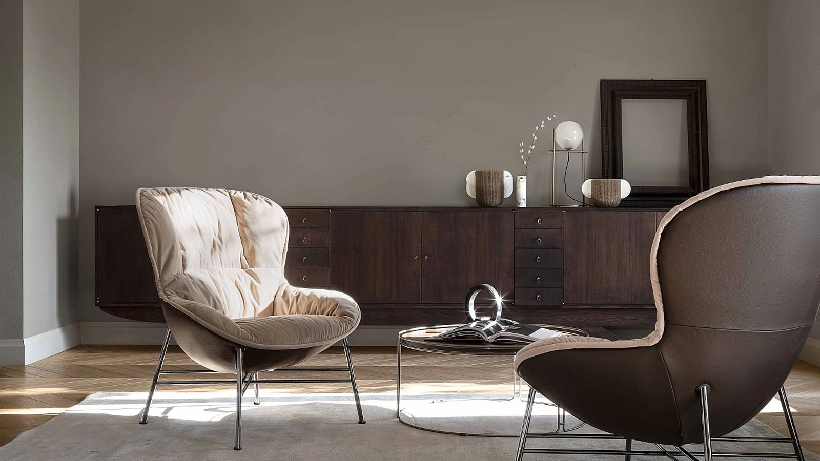 Poltrona in tessuto con gambe in metallo Softy di Ditre Italia