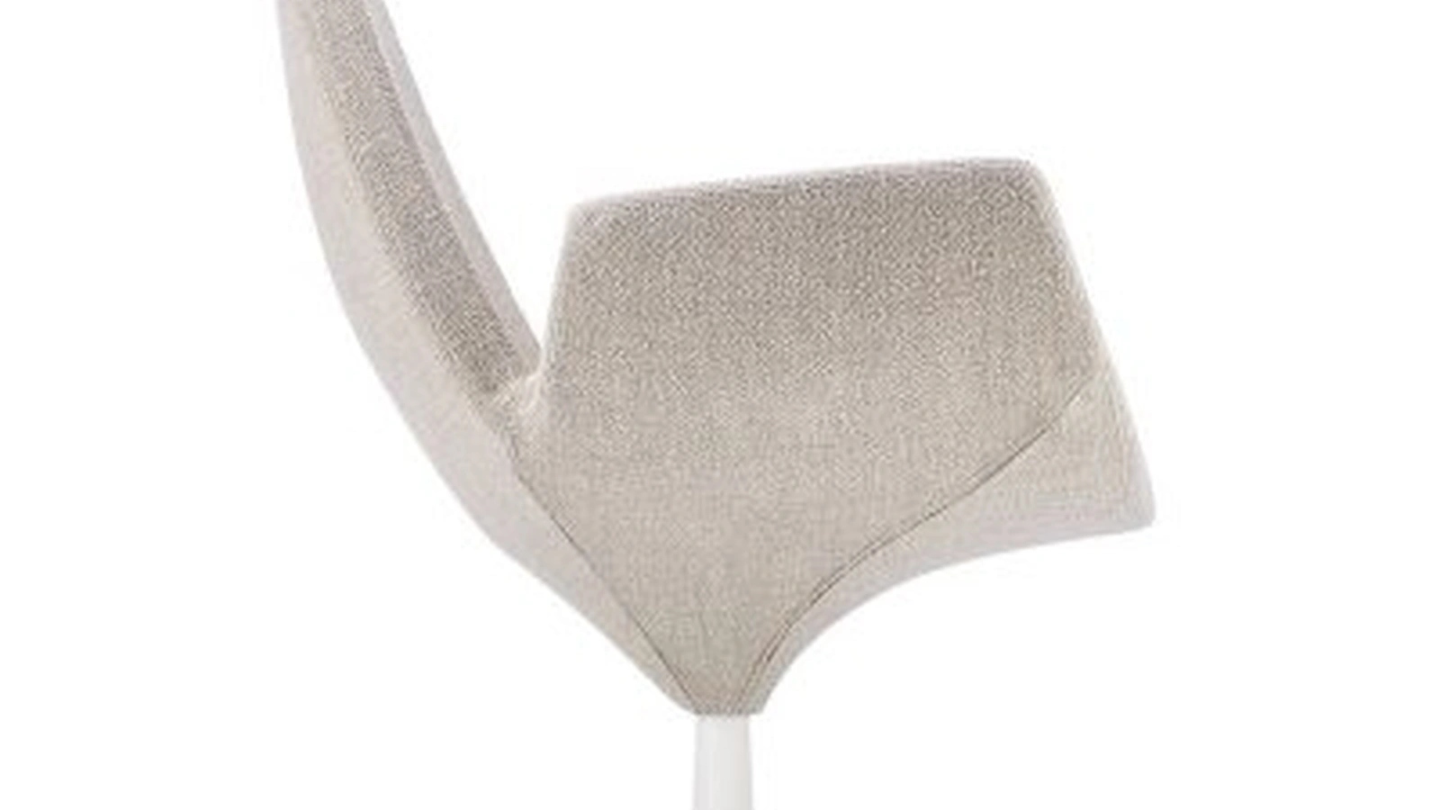 Poltroncina dal design avvolgente Beetle Low Back di Infiniti