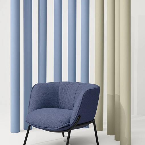 Poltrona BomBom 4 Legsin tessuto imbottito e gambe in acciaio di Infiniti