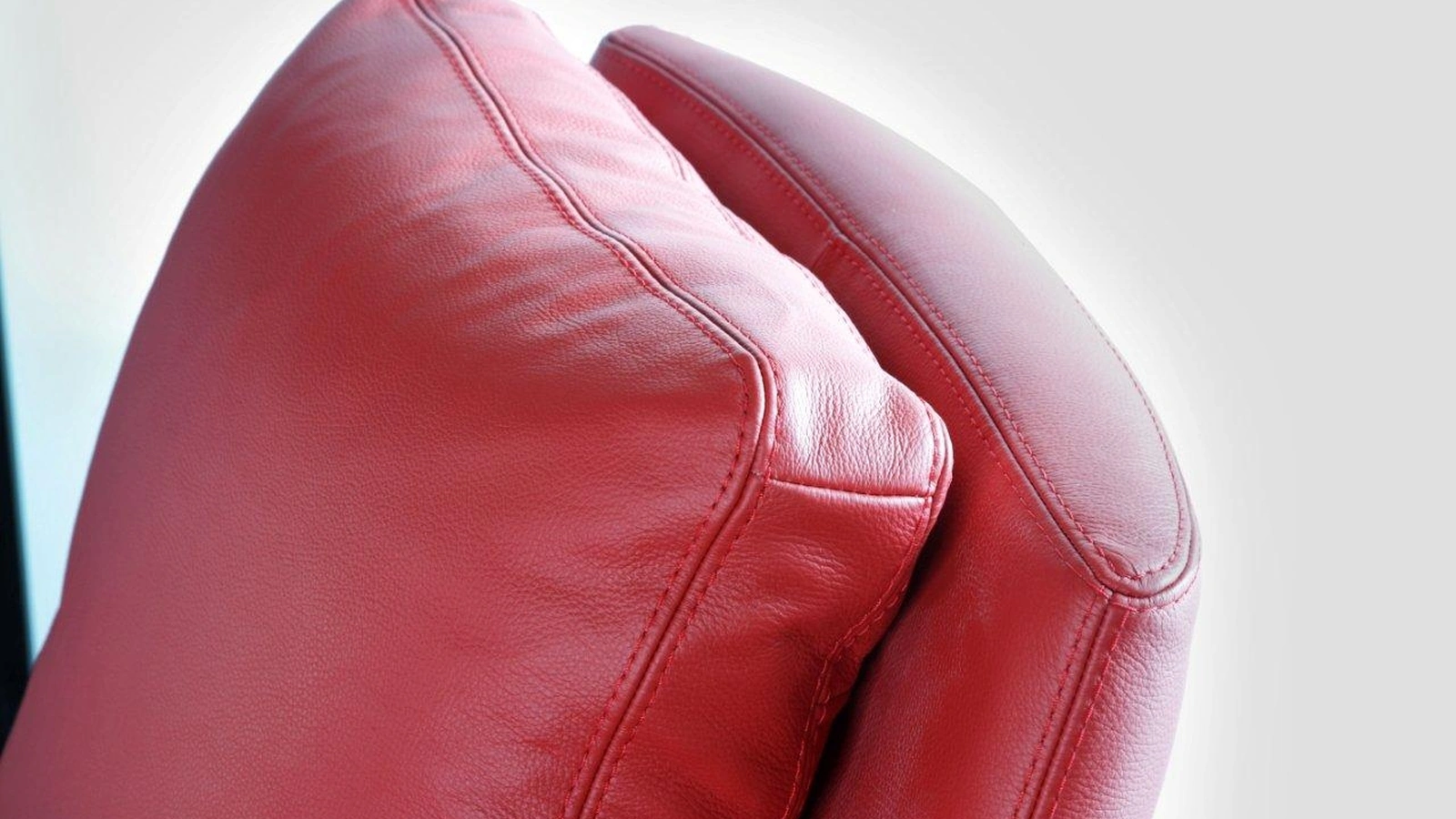 Poltroncina in pelle Minorca di Nicoletti Home