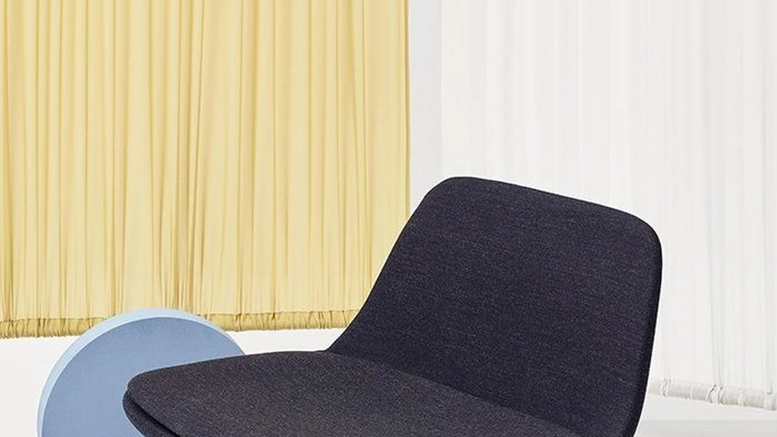 Poltroncina Pure Loop Lounge di Infiniti