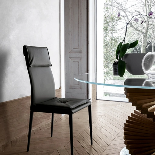 Sedia Adria con rivestimento in pelle di Tonin Casa