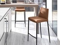 Sgabello Aida in pelle di Calligaris
