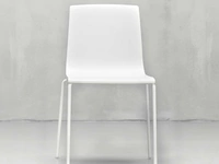 Sedia impilabile Alina in polipropilene e metallo di La Seggiola