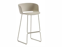 Sgabello Babila SG in polipropilene e metallo con schienale alto di Sedie Brianza