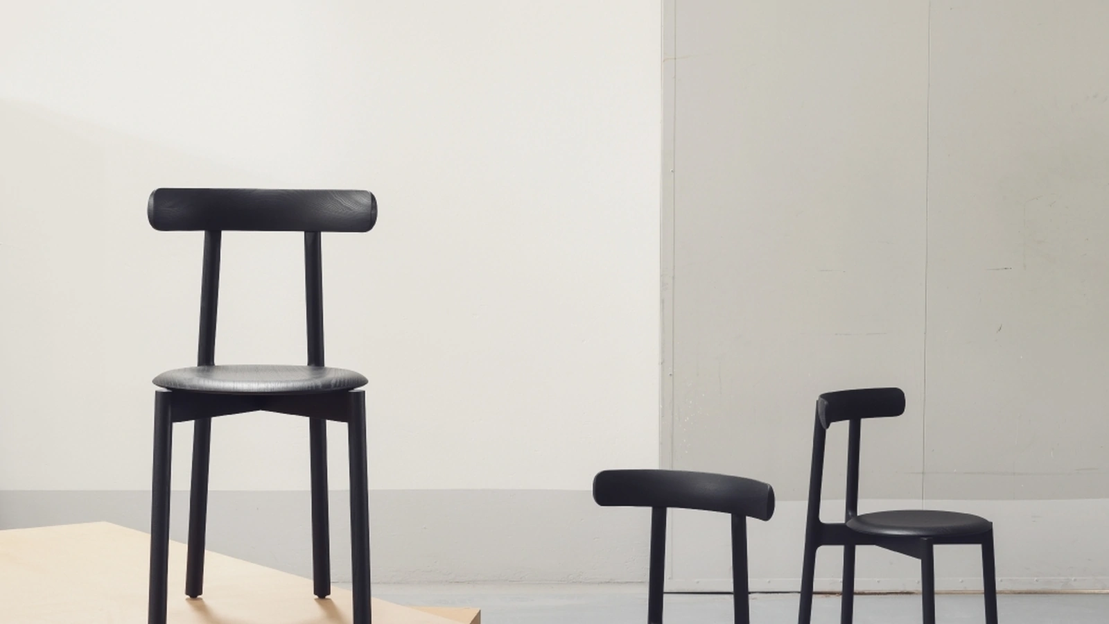 Sedia impilabile in legno Bice di Miniforms