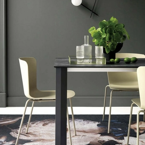 Sedia Calla in polipropilene con gambe in metallo di Sedie Brianza