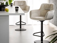 Sgabello Cocoon in pelle imbottita di Calligaris