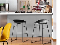 Sgabello Cosmopolitan in polipropilene di Connubia