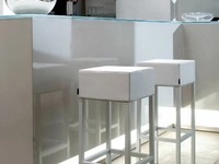 Sgabello Cube SG in tessuto imbottito e metallo di Sedie Brianza