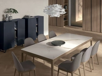 Sedia Dada in tessuto e legno di Tomasella